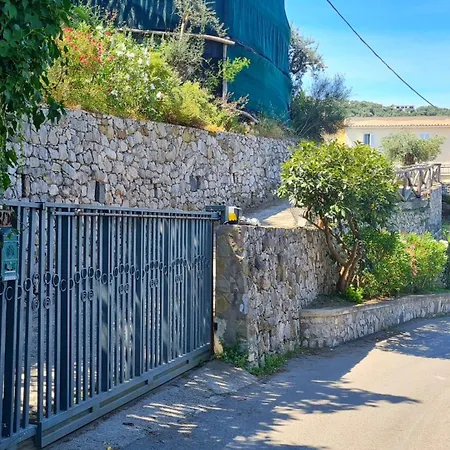 Дом отдыха Libirina Масса-Лубренсе